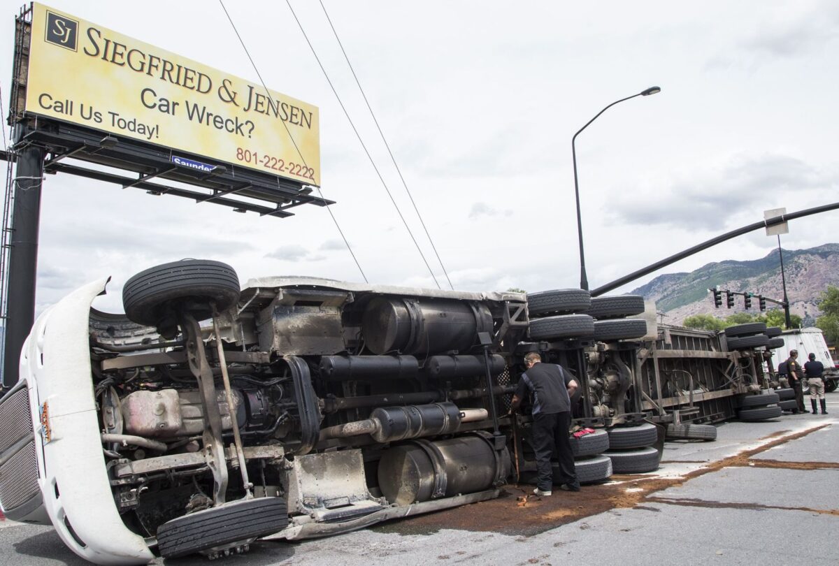 Truck rollover at 30th and Wall News, Sports, Jobs StandardExaminer